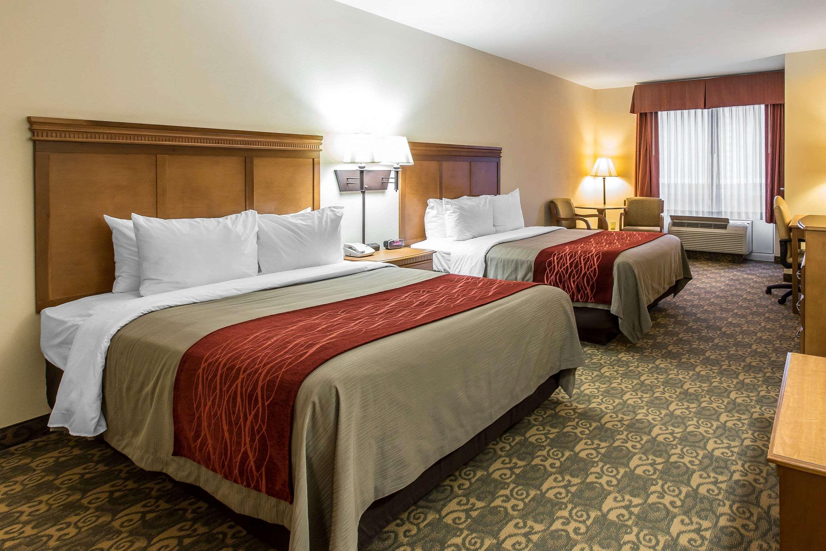 טיפטון Comfort Inn & Suites מראה חיצוני תמונה