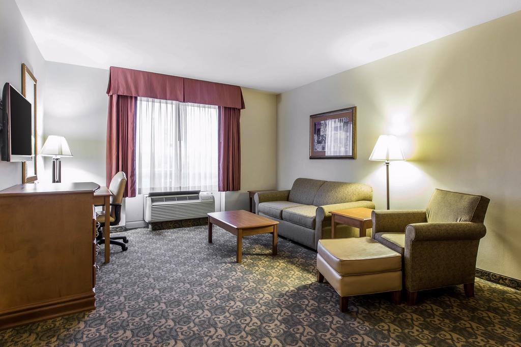 טיפטון Comfort Inn & Suites מראה חיצוני תמונה