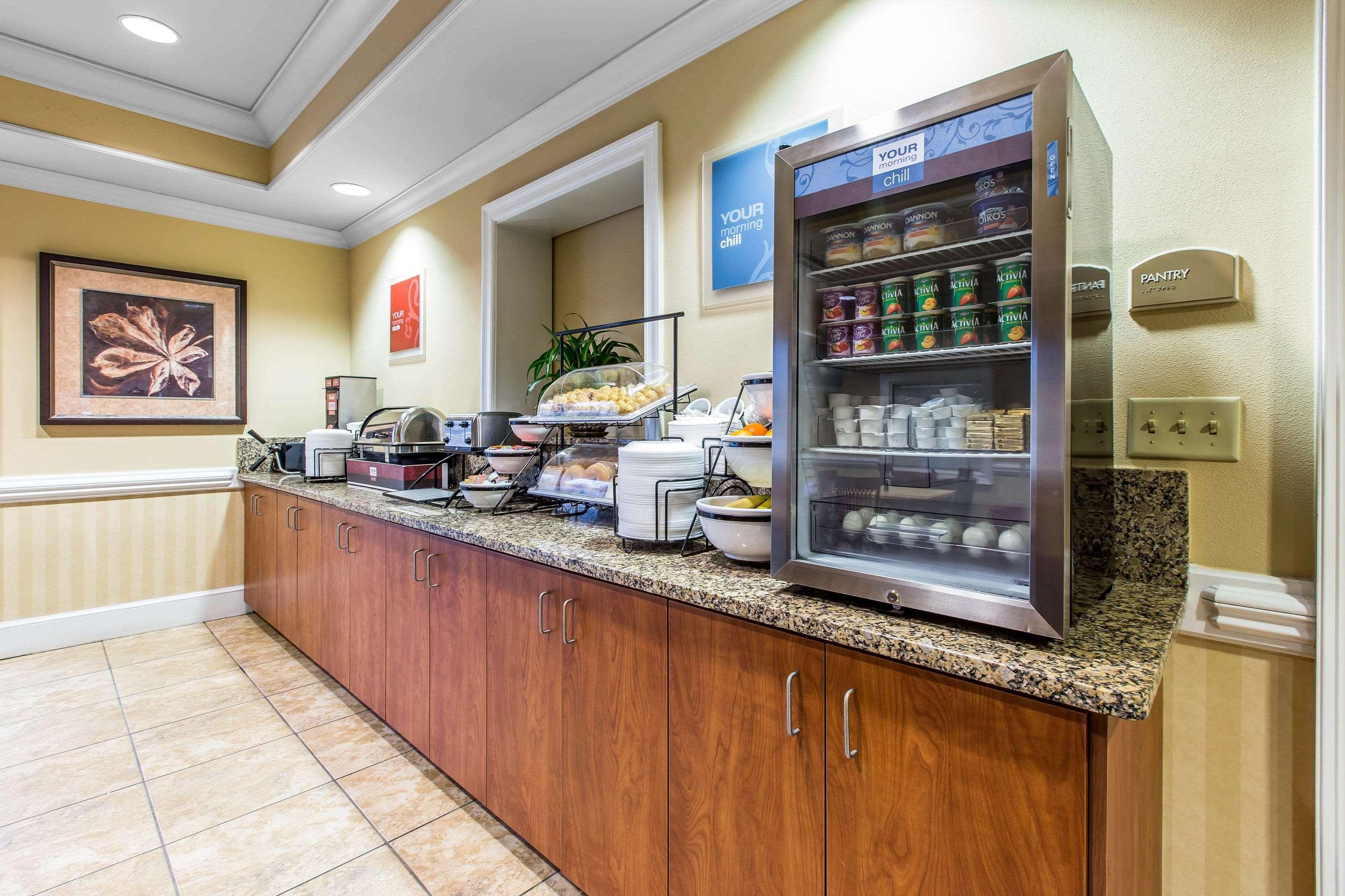 טיפטון Comfort Inn & Suites מראה חיצוני תמונה