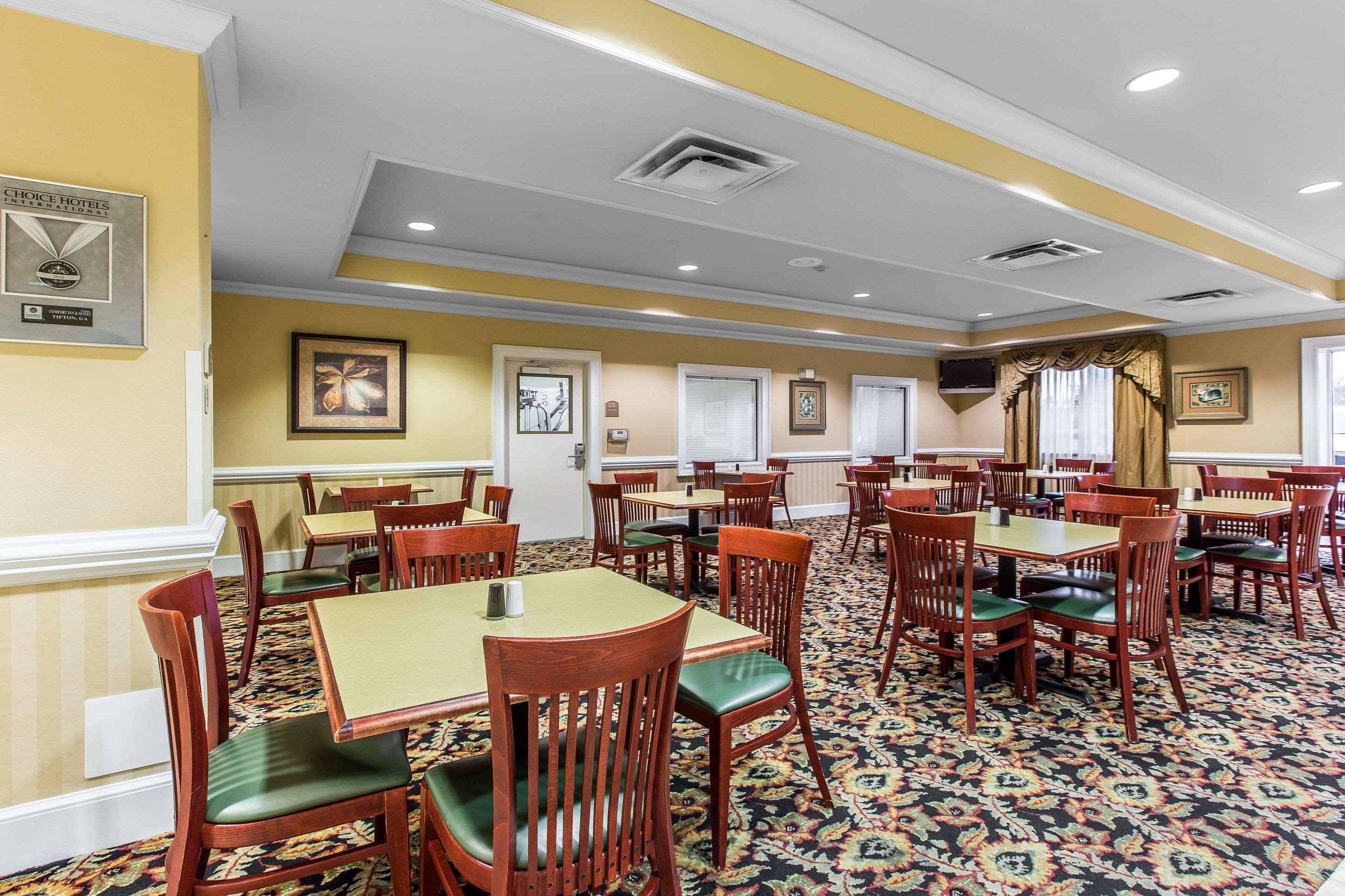 טיפטון Comfort Inn & Suites מראה חיצוני תמונה