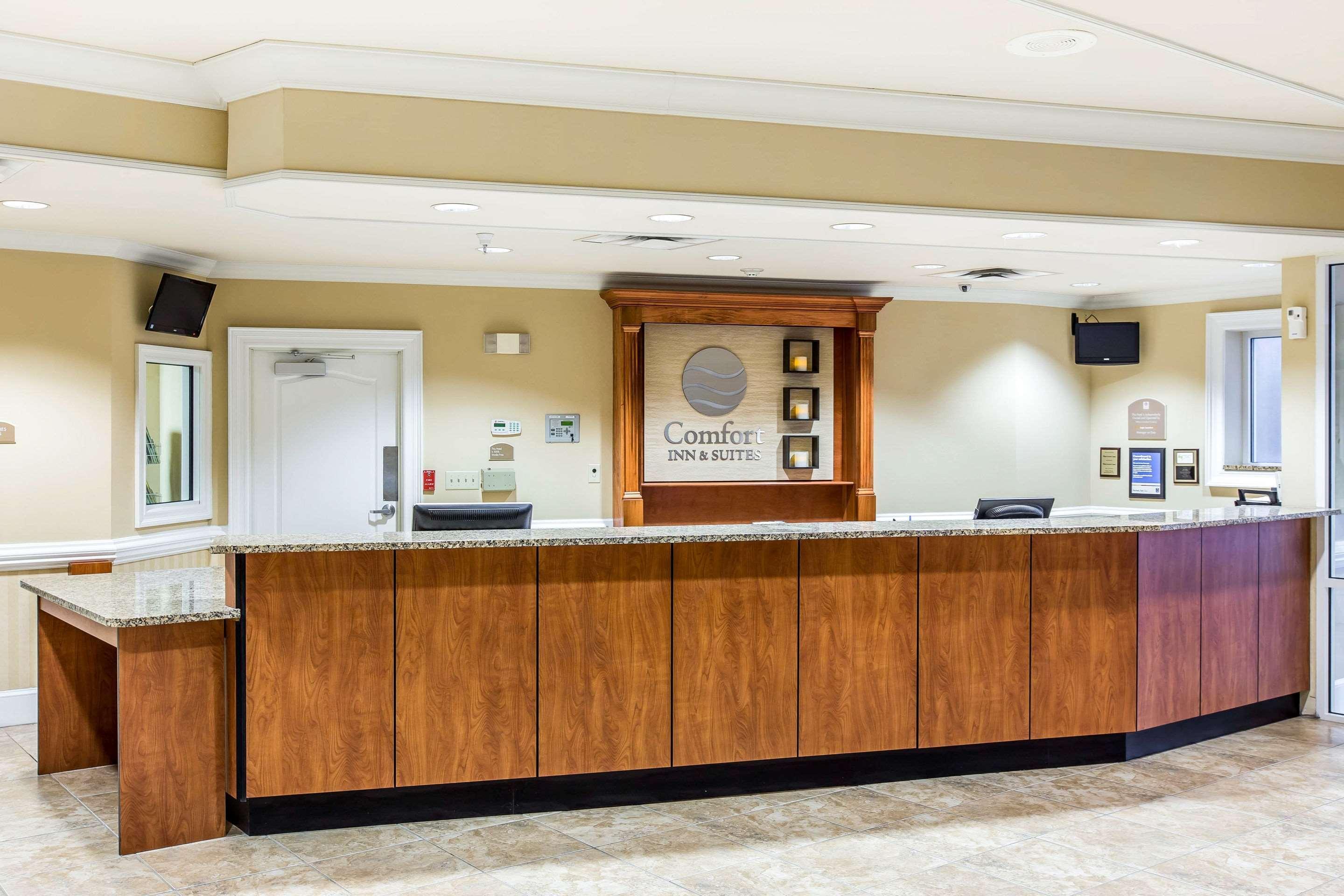 טיפטון Comfort Inn & Suites מראה חיצוני תמונה