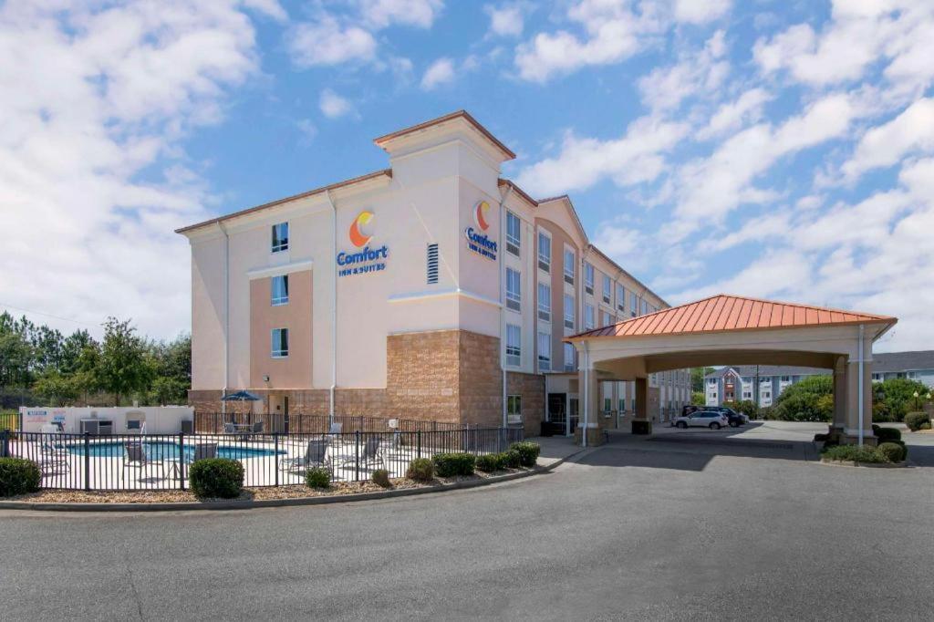טיפטון Comfort Inn & Suites מראה חיצוני תמונה